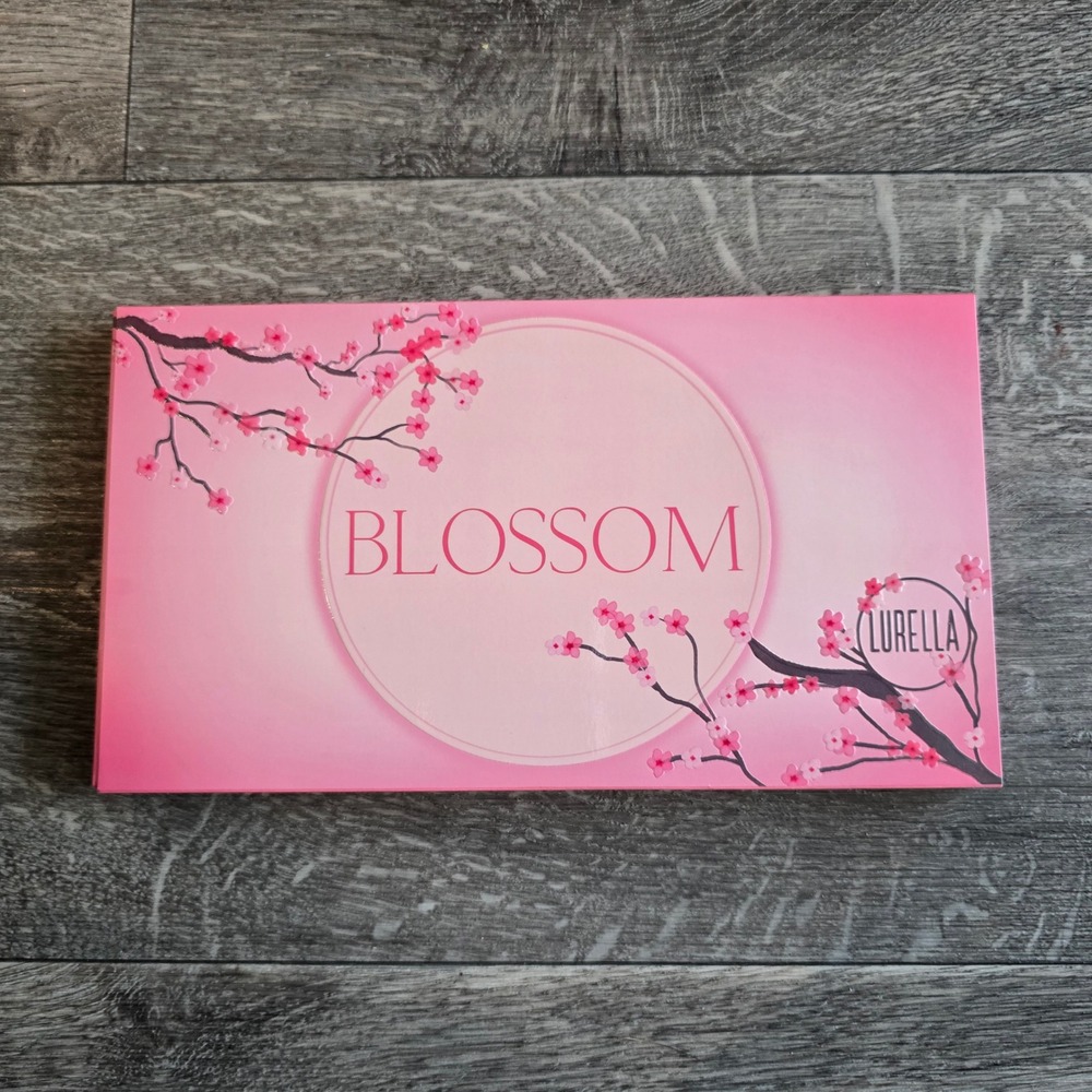 Lurella Blossom Eyeshadow Palette 18 Shades Pink Plum Neutral Matte Shimmer